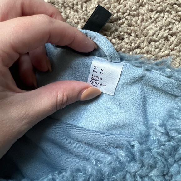 H&M medium sized plush jacket/ slightly cropped. Hardly worn - Picture 5 of 5